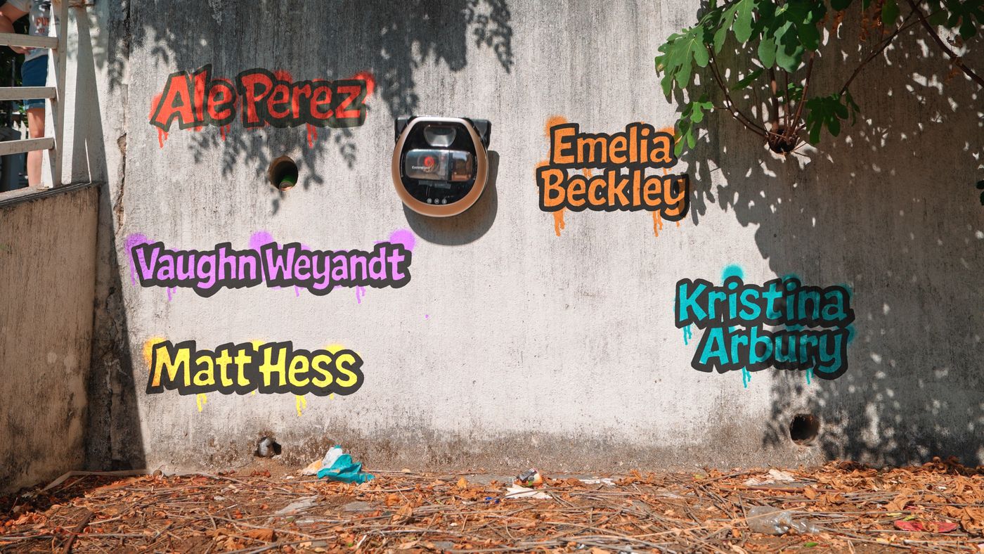 Supporters’ names built into a Sunday Puppy Jay set